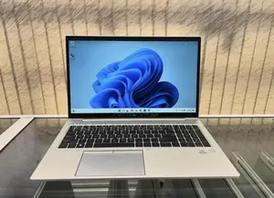 Laptop HP EliteBook 850 8GB Intel Core i7 SSD 256GB