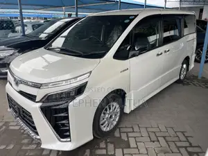 Toyota Voxy Hybrid ZS 2WD 7-Seater 2019 White