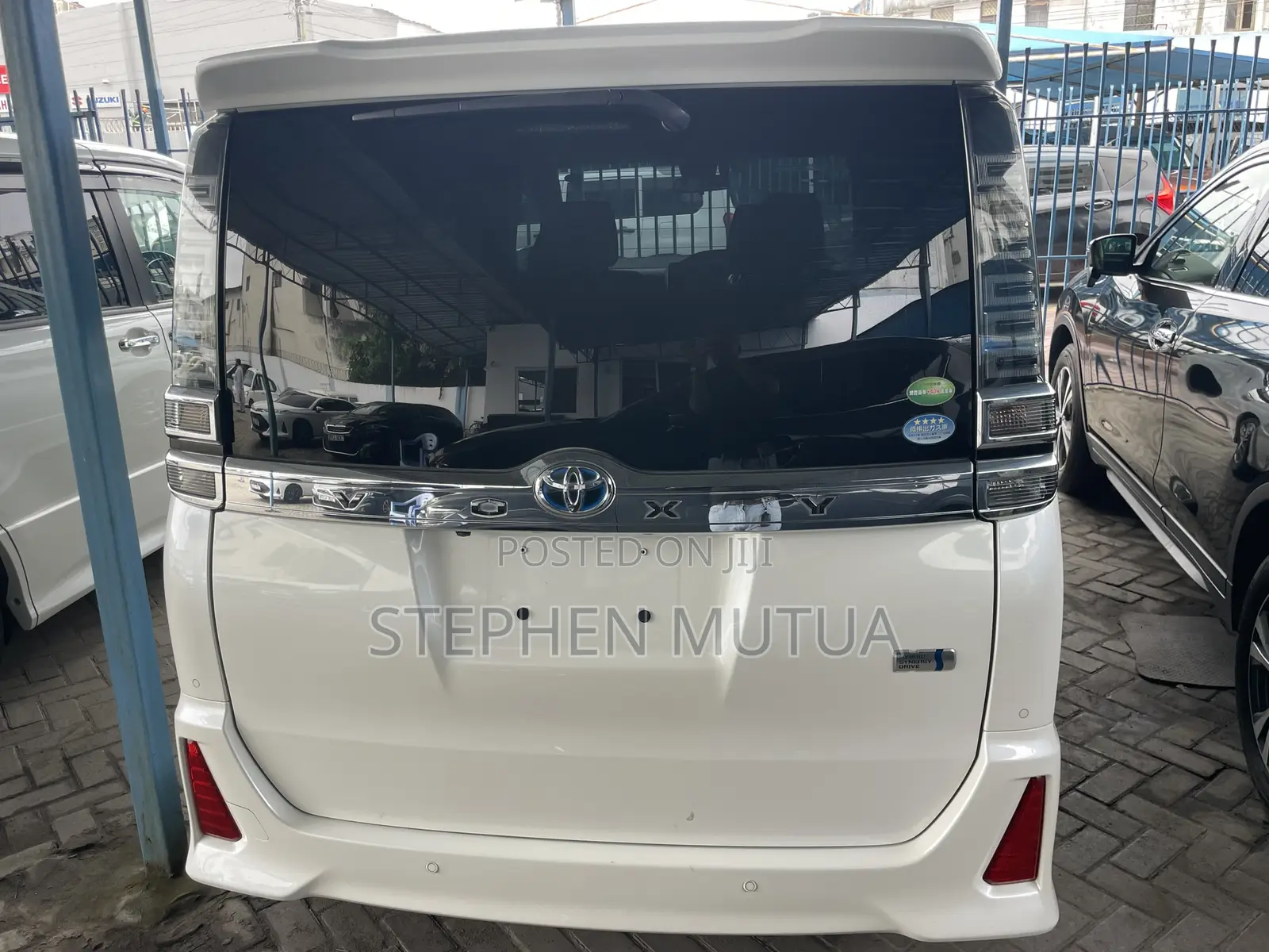 Toyota Voxy Hybrid ZS 2WD 7-Seater 2019 White