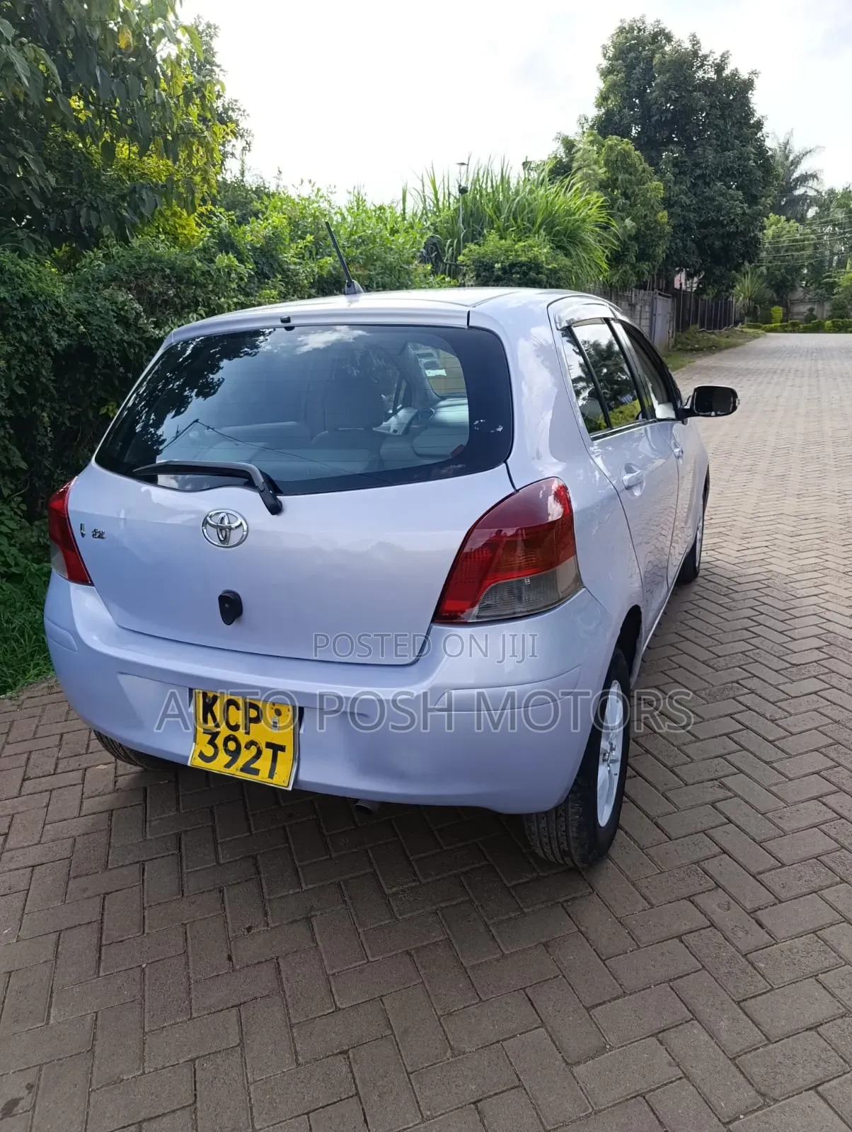 Toyota Vitz 2011 Pink