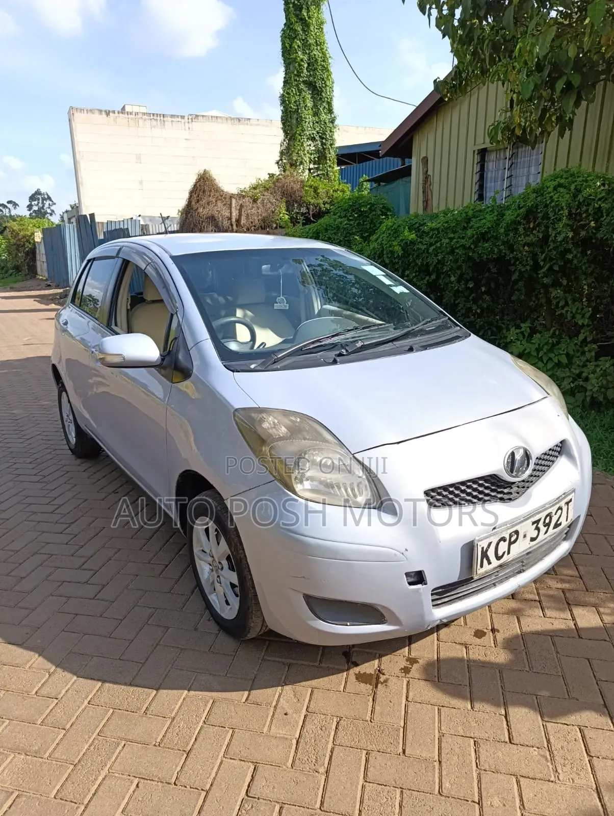 Toyota Vitz 2011 Pink