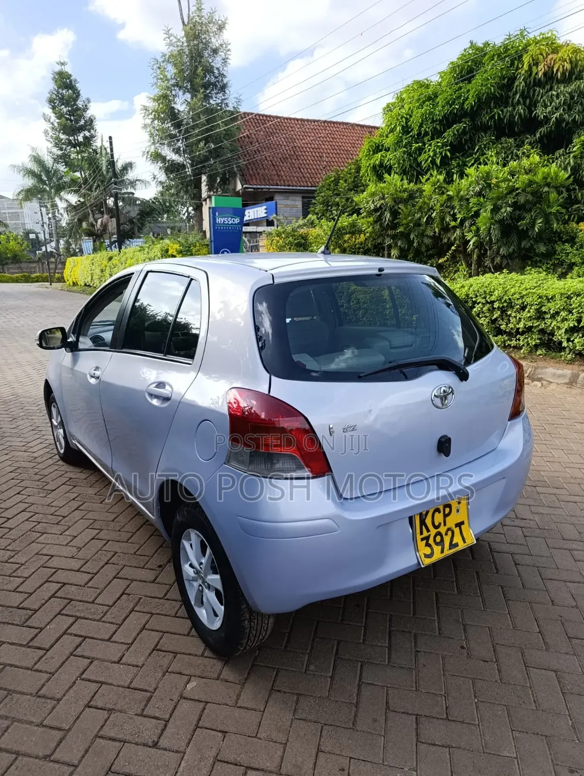 Toyota Vitz 2011 Pink
