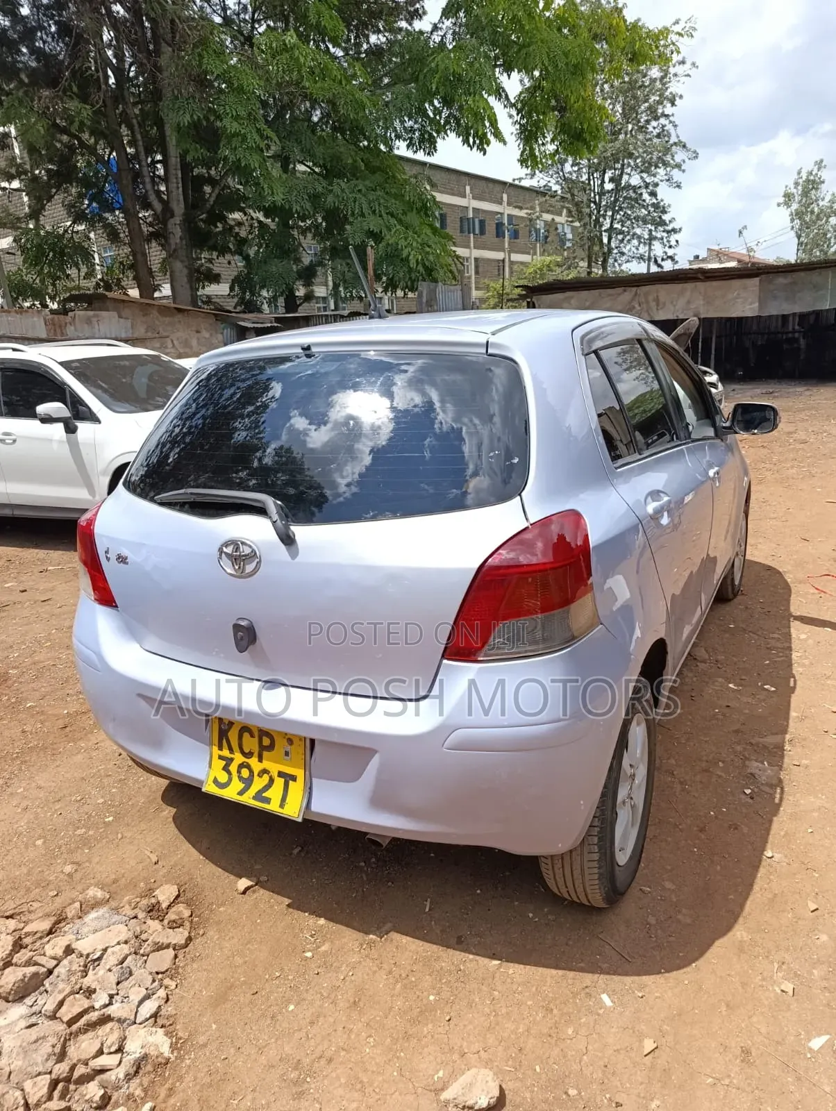 Toyota Vitz 2011 Pink