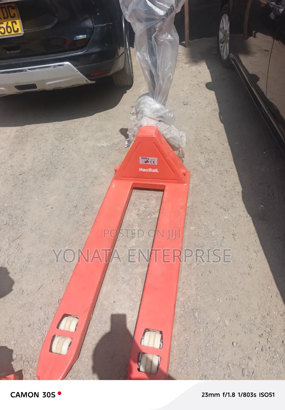2T Narrow Pallet Truck