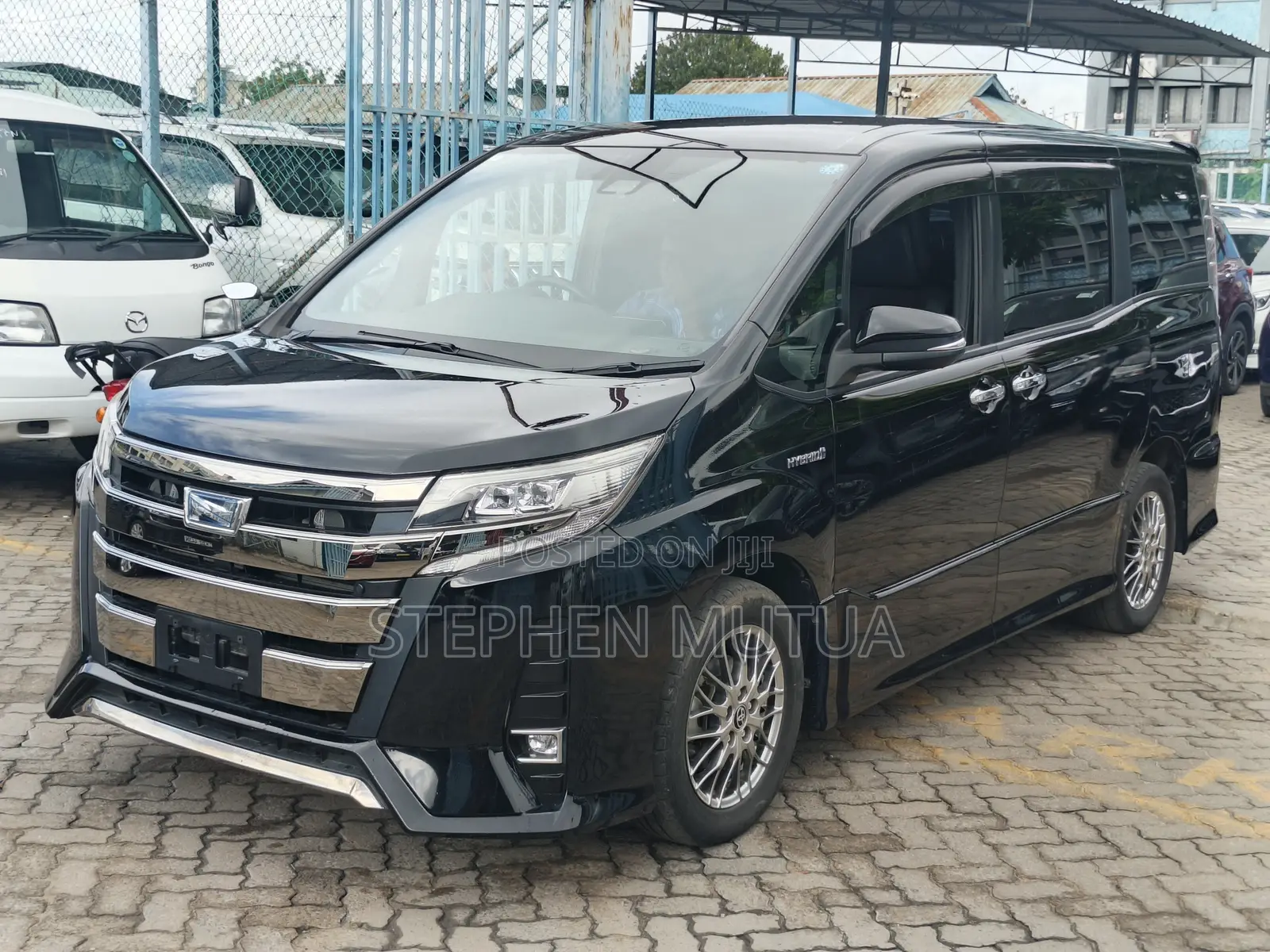 Toyota Noah 1.8 FWD Hybrid (7 seater) 2020 Black