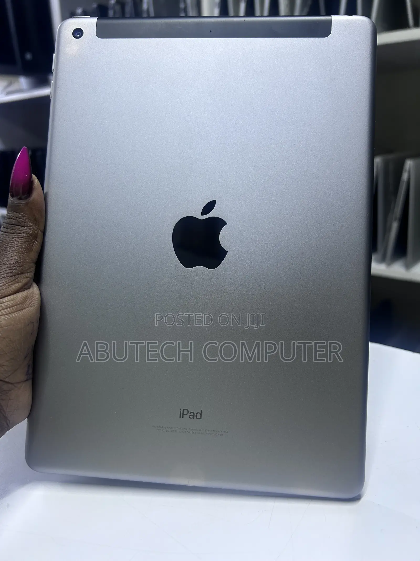 Apple iPad Wi-Fi 128 GB Silver