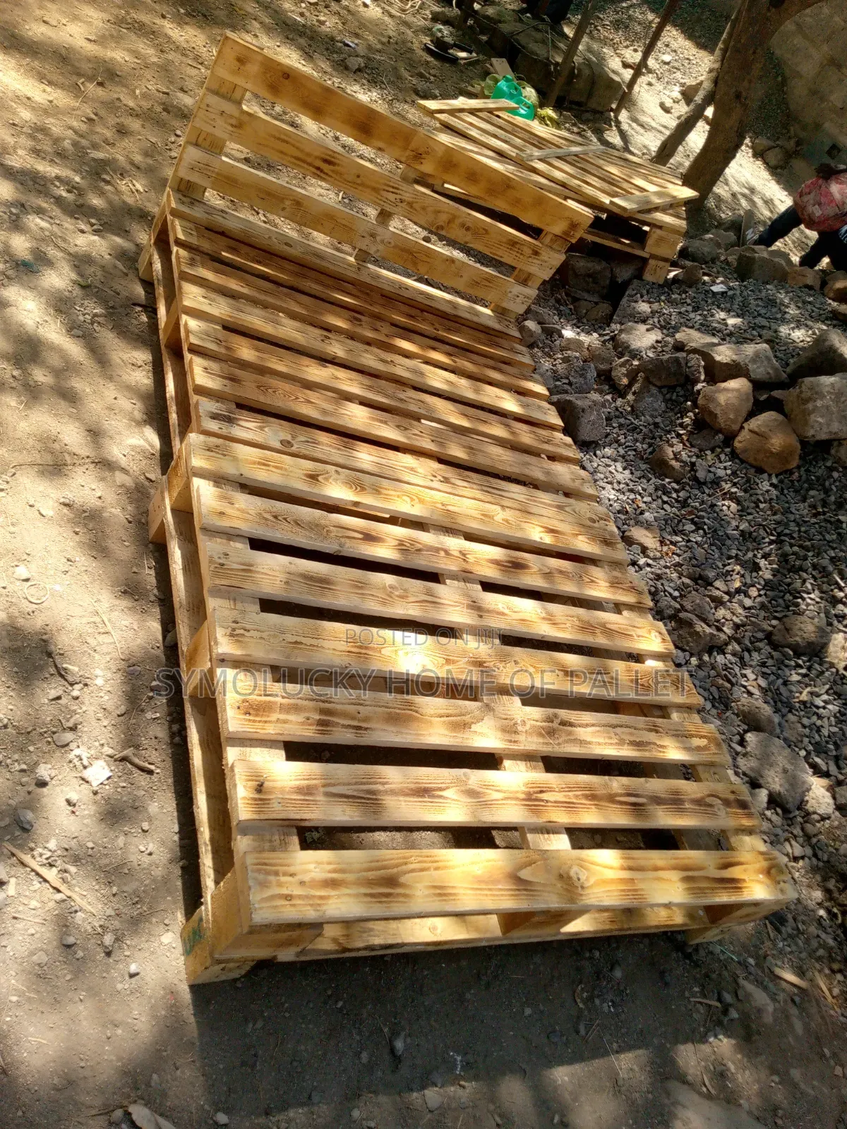 Blazed Min. 4*6 Pallet Bed. Hardwood Blazed Flamed. Detachable