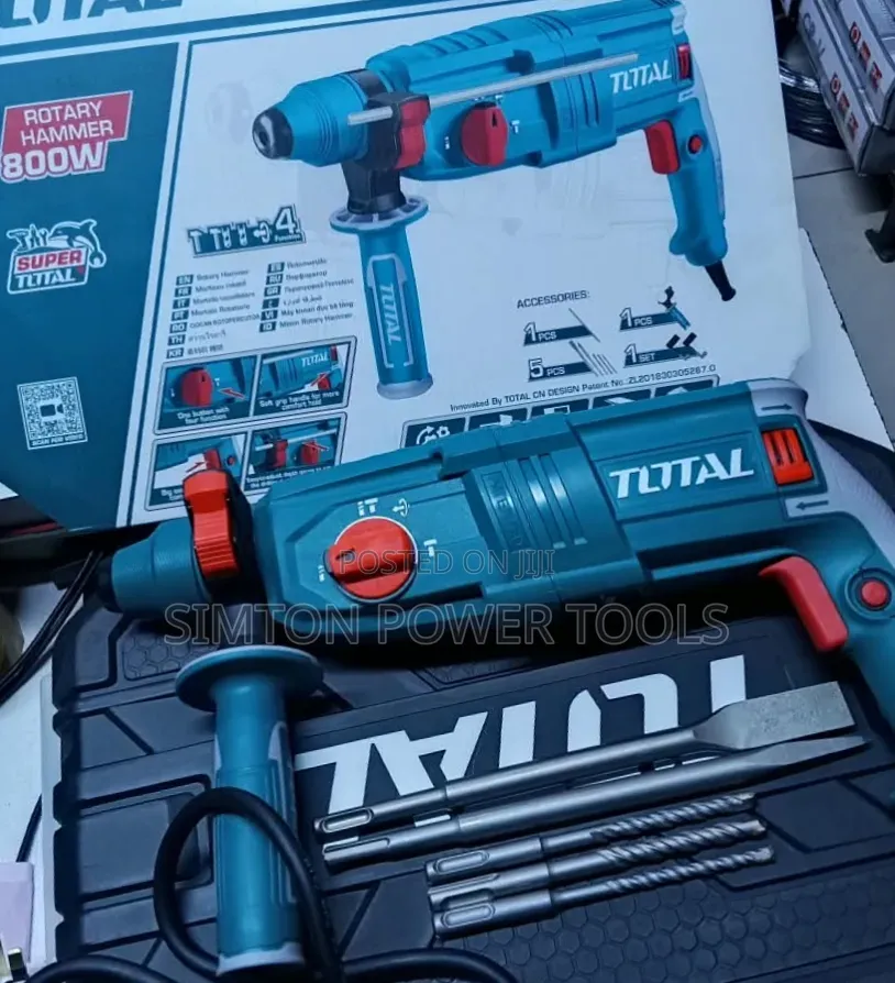 TOTAL TH308268-2 800W Rotary Hammer Drill.