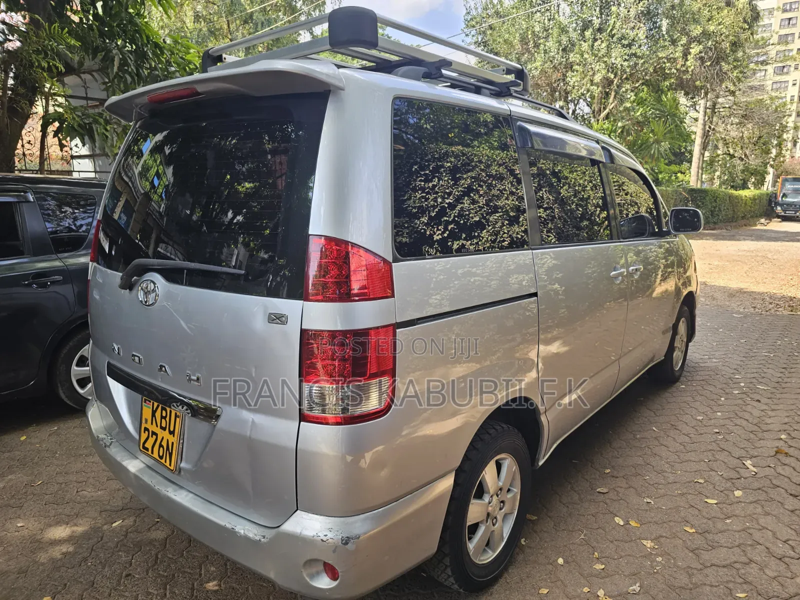 Toyota Noah 2.0 FWD (8 Seater) 2005 Silver