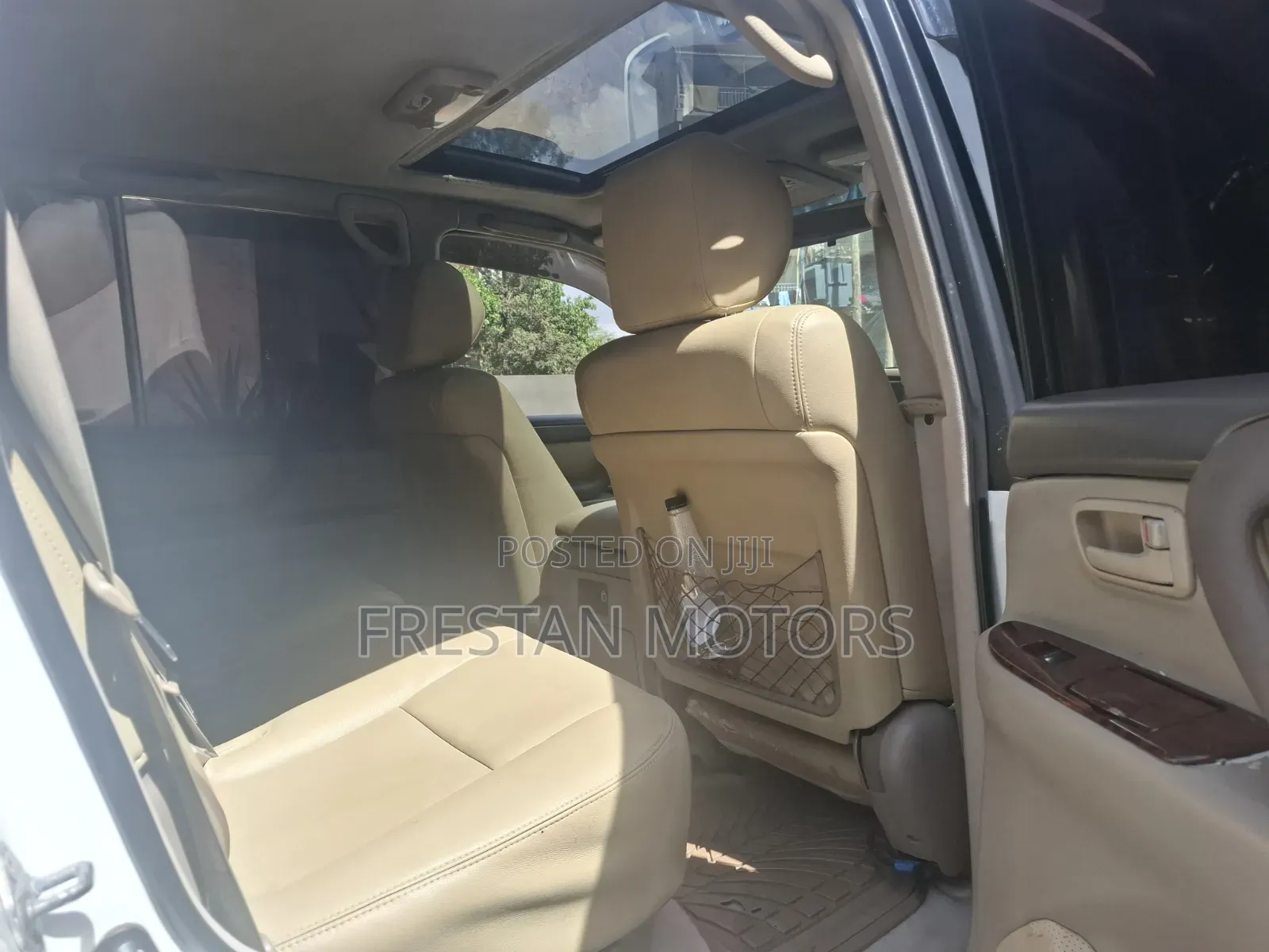 Toyota Land Cruiser 2001 White