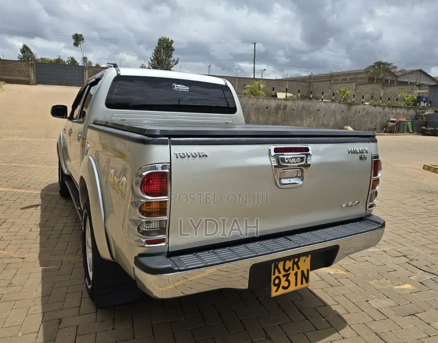 Toyota Hilux 2011 Gold