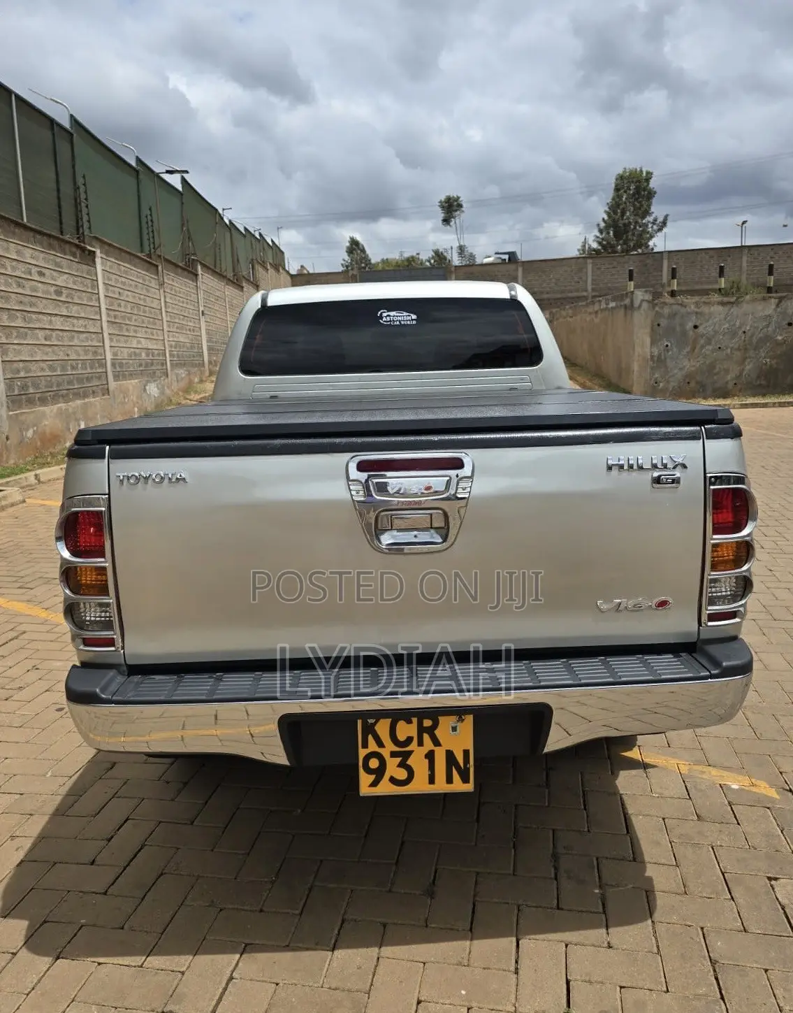 Toyota Hilux 2011 Gold