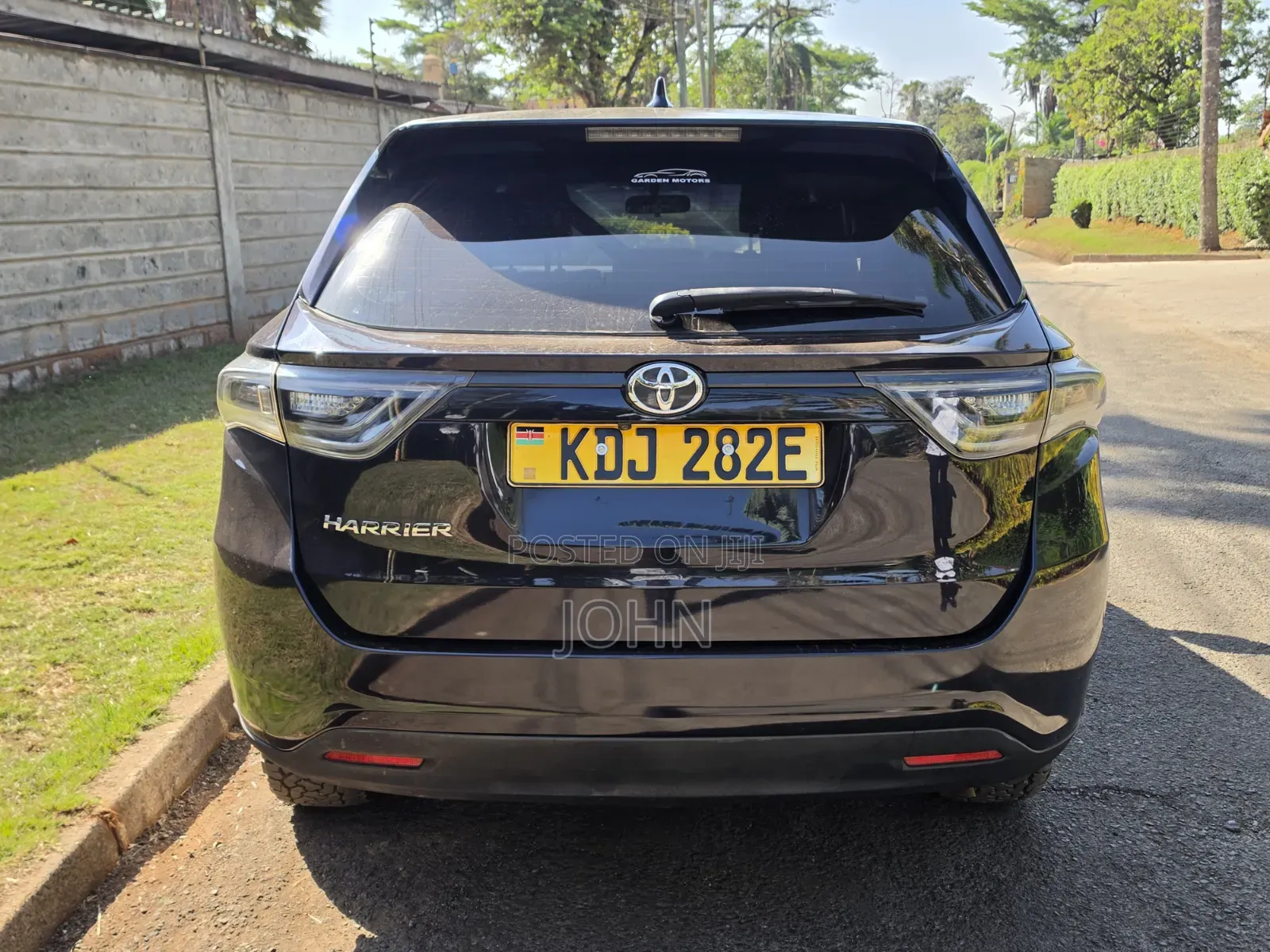 Toyota Harrier 2.0 2015 Black