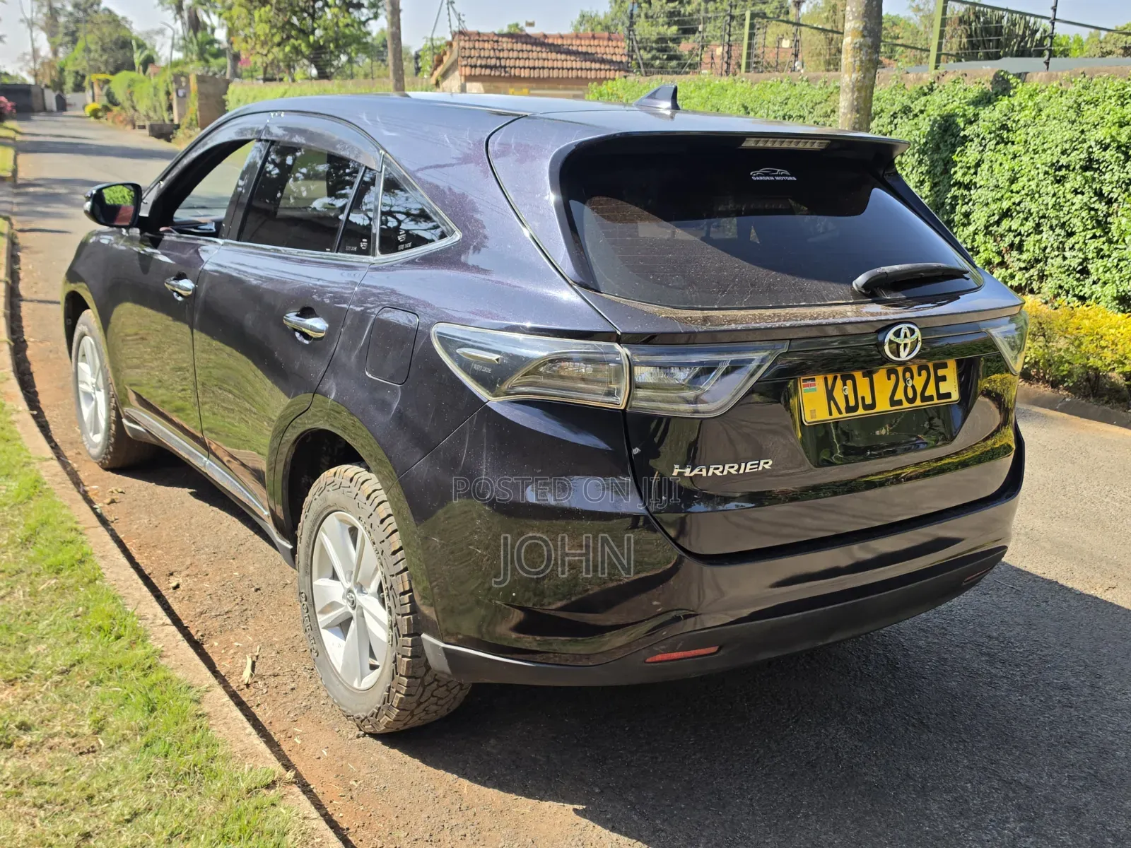 Toyota Harrier 2.0 2015 Black