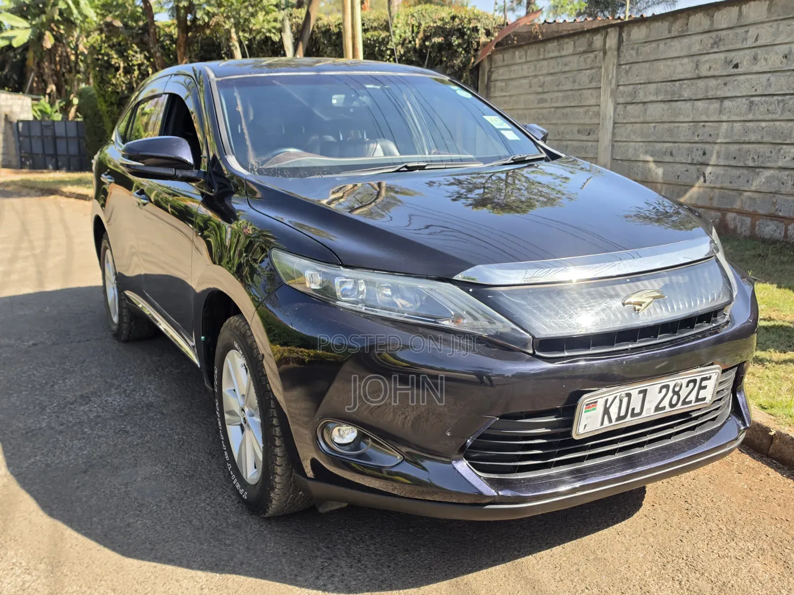 Toyota Harrier 2.0 2015 Black