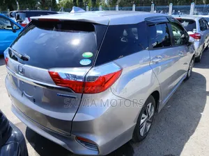 Honda Fit Shuttle 1.5 Hybrid 2WD 2019 White