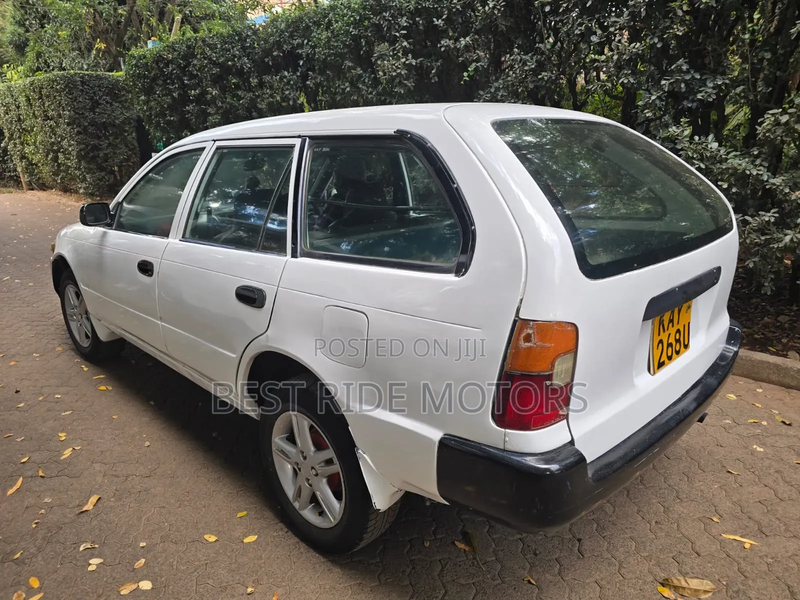 Toyota Corolla Hatchback 1999 White