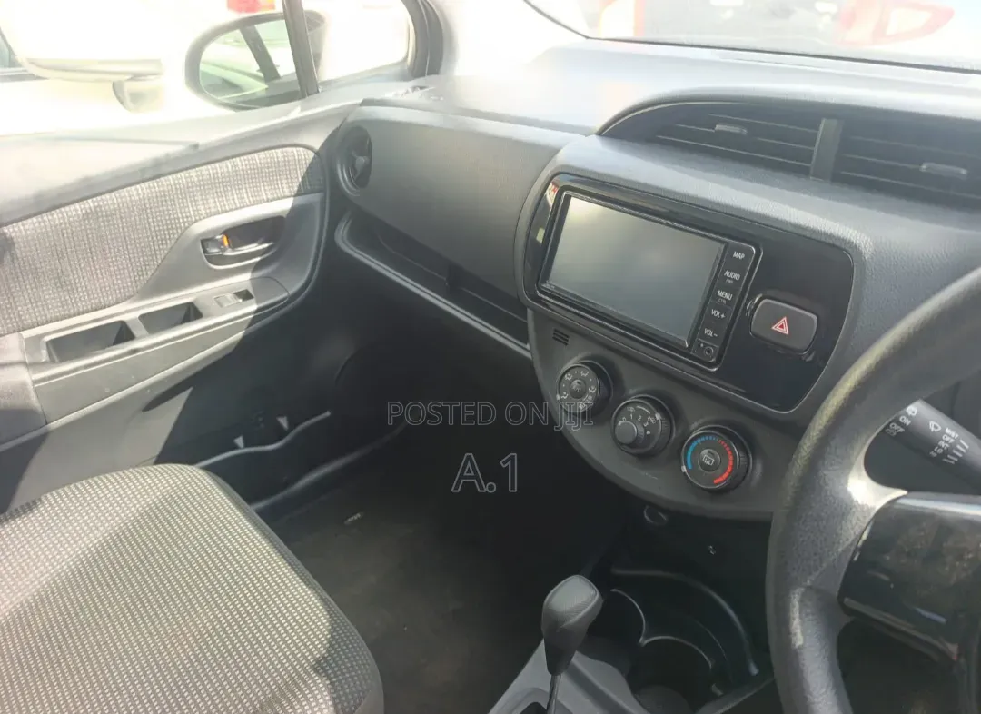 Toyota Vitz 1.0 FWD 5dr 2020 Gray