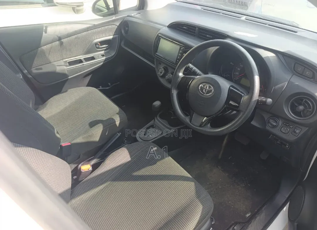 Toyota Vitz 1.0 FWD 5dr 2020 Gray
