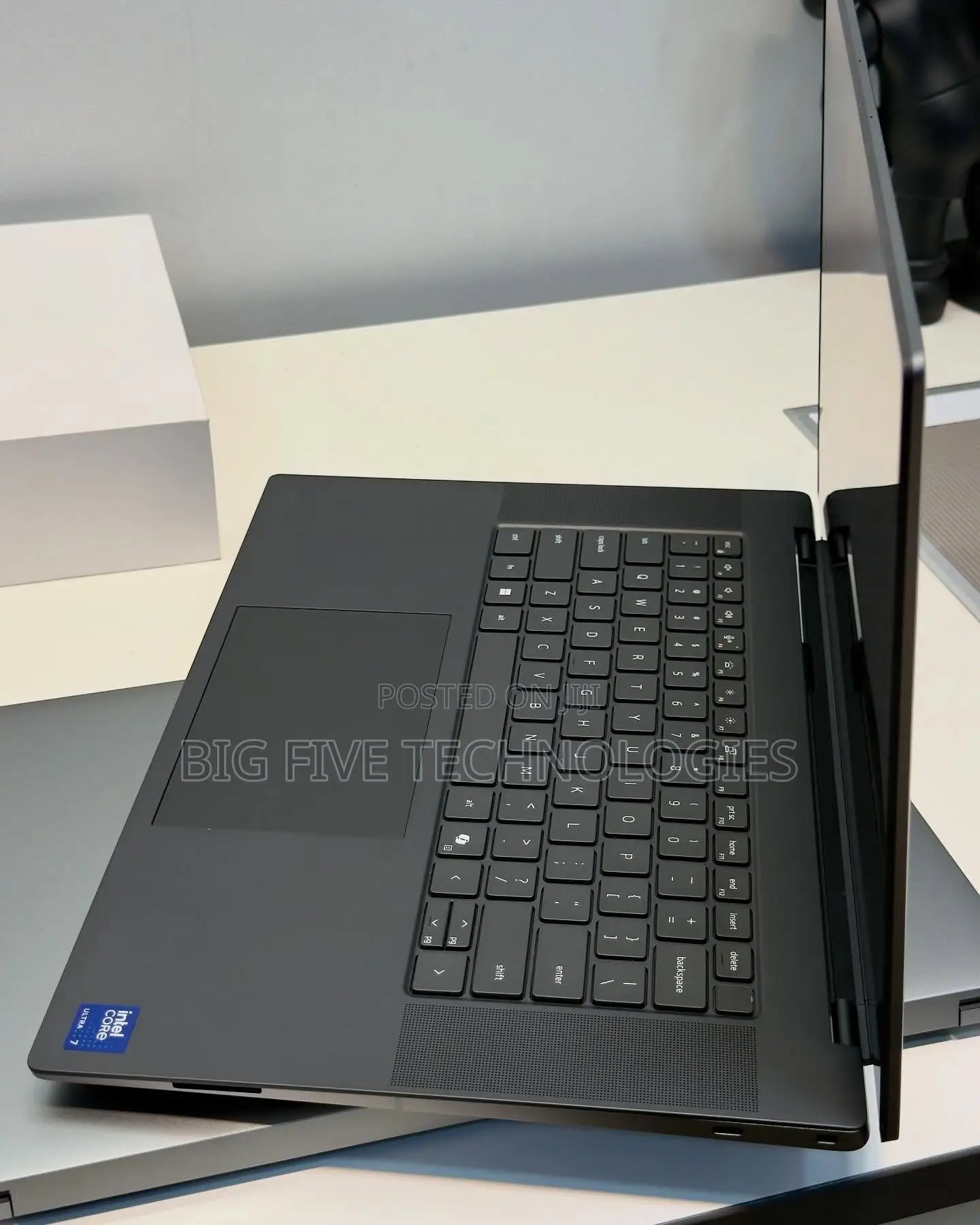 New Laptop Dell Precision 5690 32GB Intel Core Ultra 7 SSD 512GB