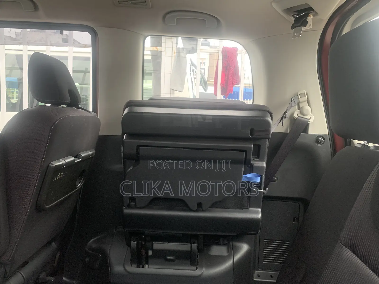 Nissan Serena 2019 Maroon