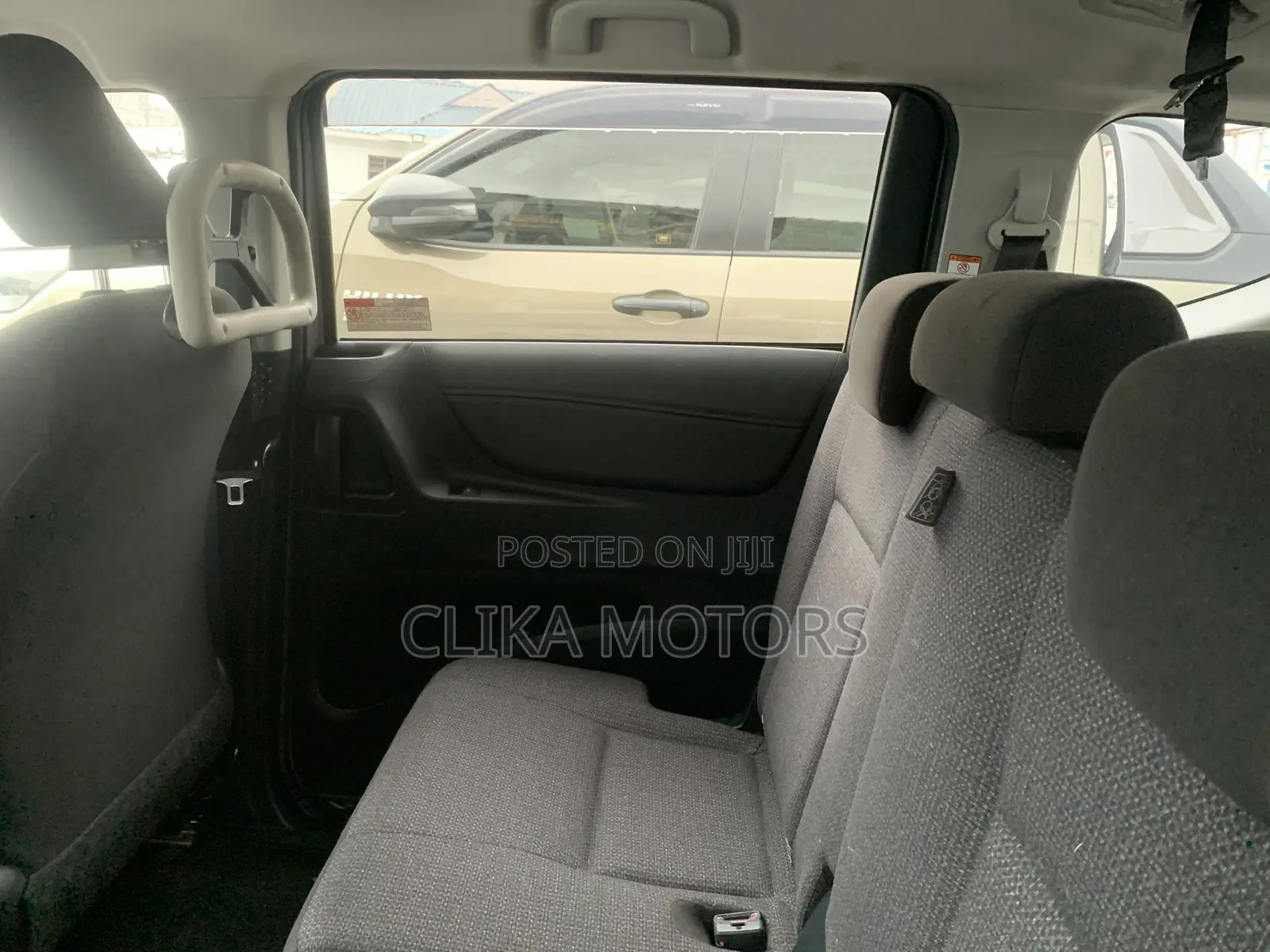 Toyota Sienta 1.5 FWD 2021 Silver