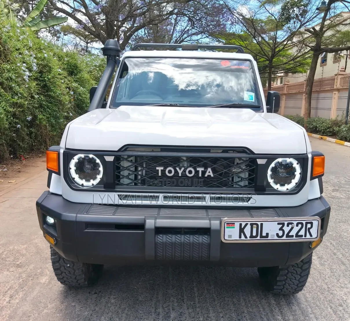 Toyota Land Cruiser 2022 White