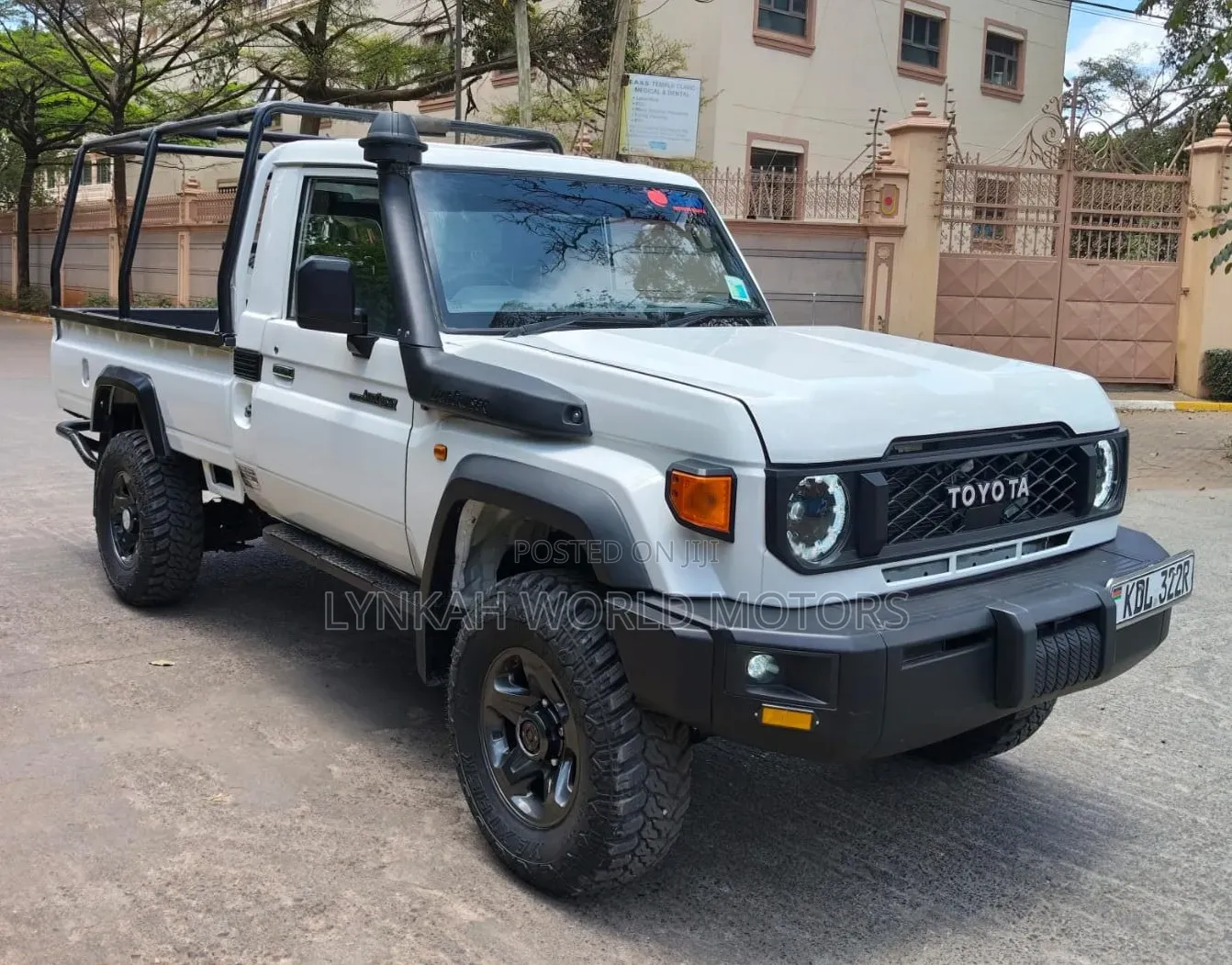 Toyota Land Cruiser 2022 White
