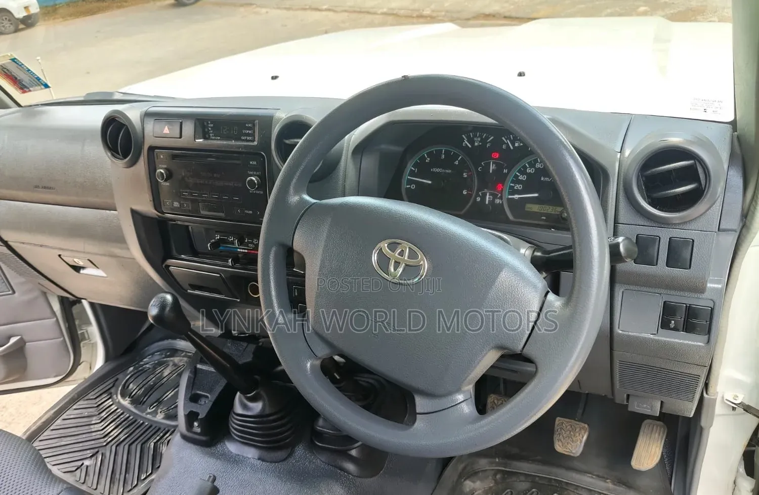 Toyota Land Cruiser 2022 White