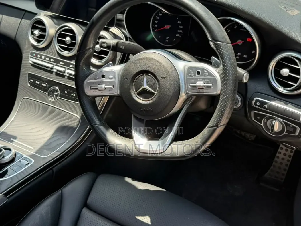 Mercedes-Benz C180 2019 Green