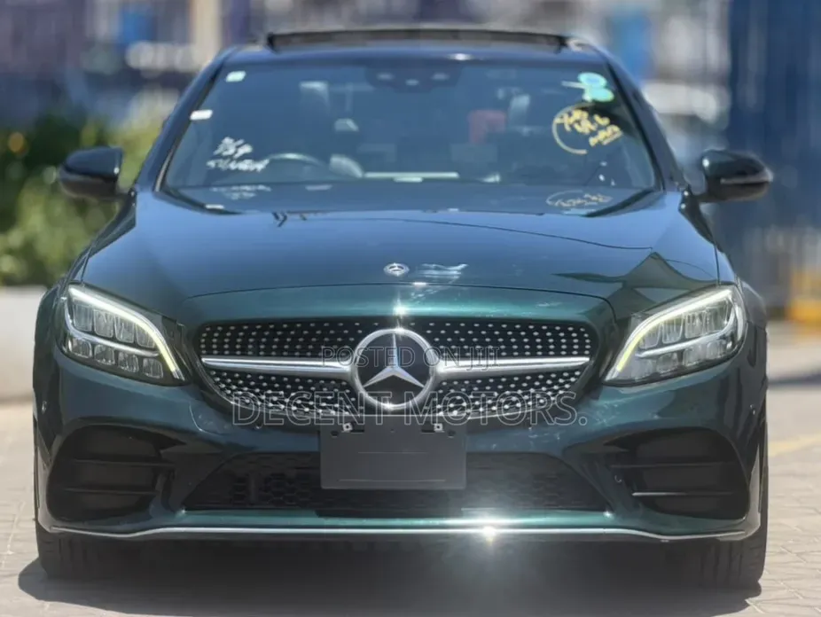 Mercedes-Benz C180 2019 Green