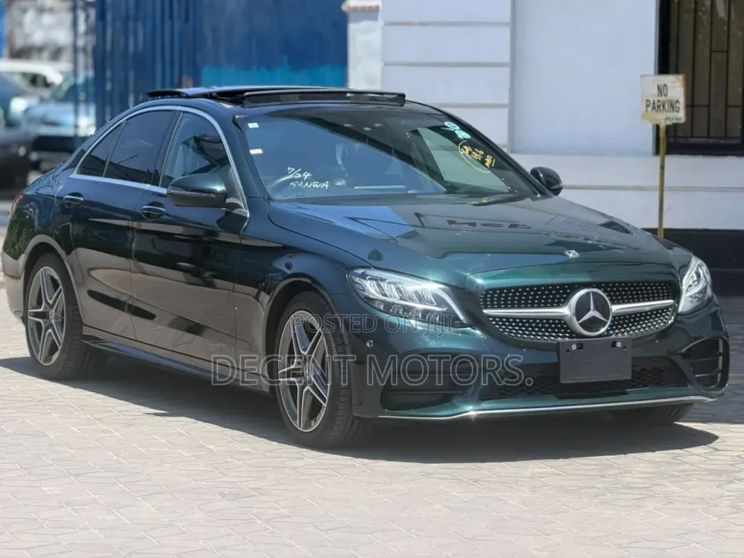 Mercedes-Benz C180 2019 Green