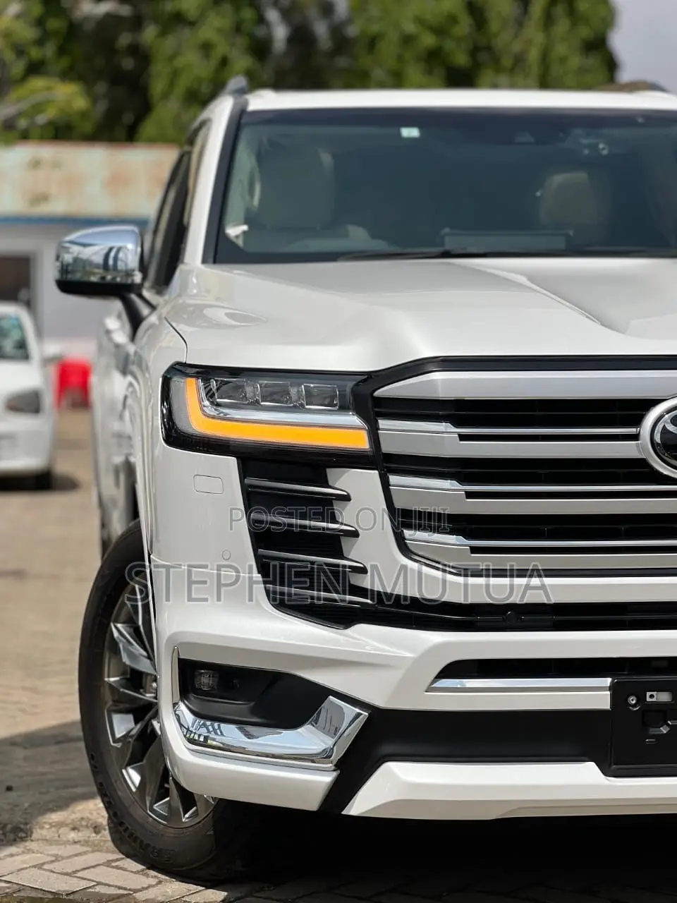 Toyota Land Cruiser LC300 2023