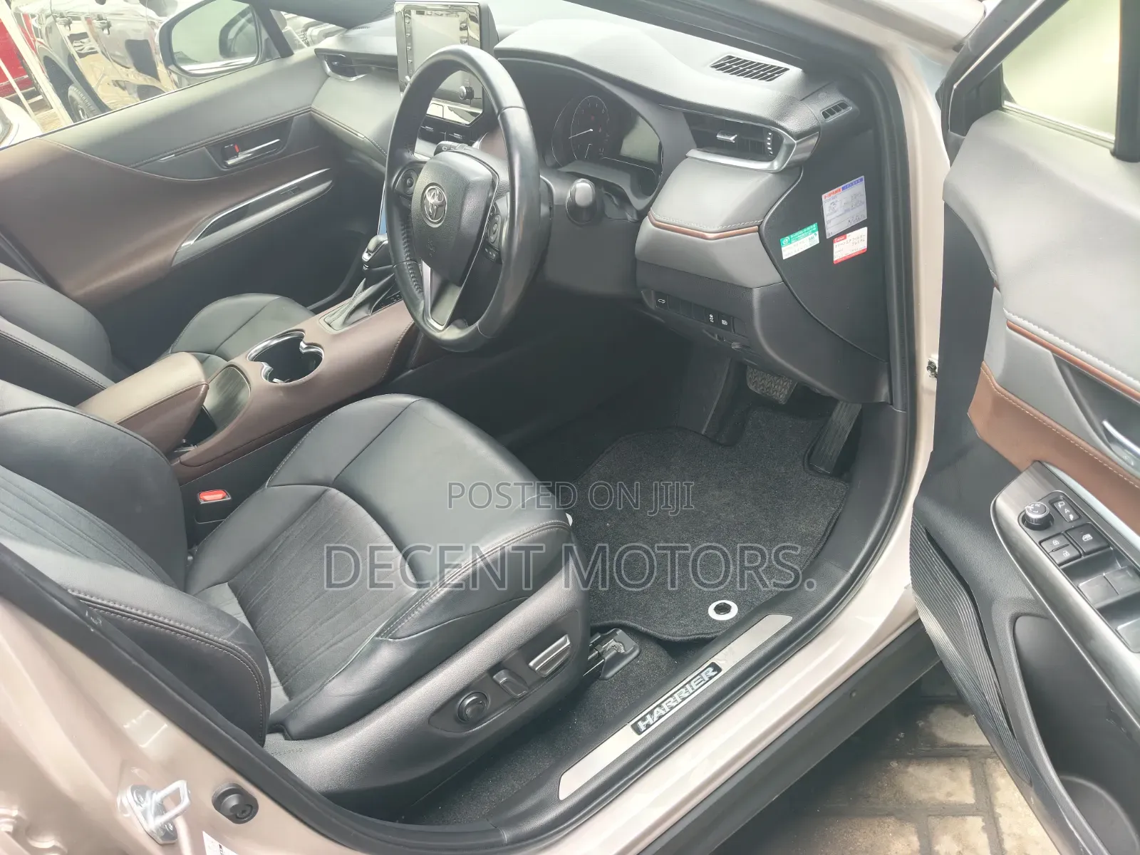 Toyota Harrier 2.0 2020 Silver