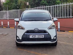 Toyota Sienta 1.5 FWD (6-seater) 2016 Pearl