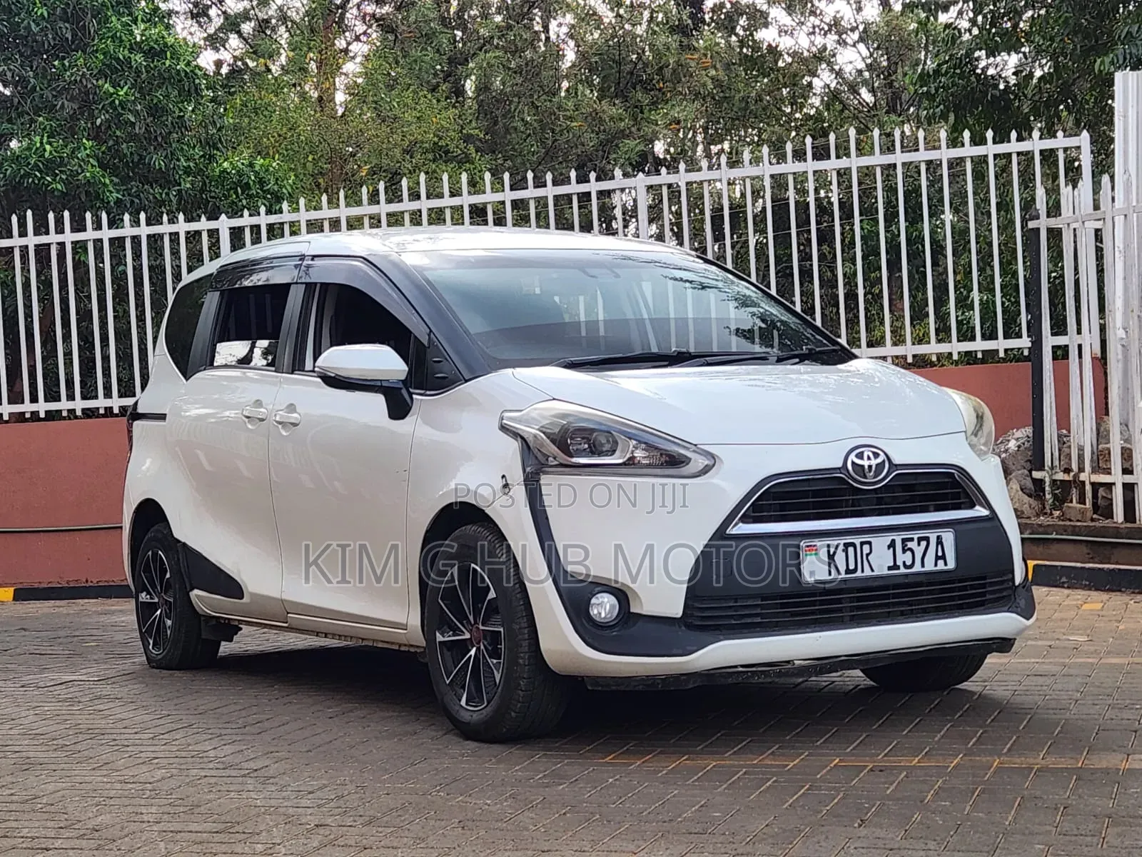 Toyota Sienta 1.5 FWD (6-seater) 2016 Pearl