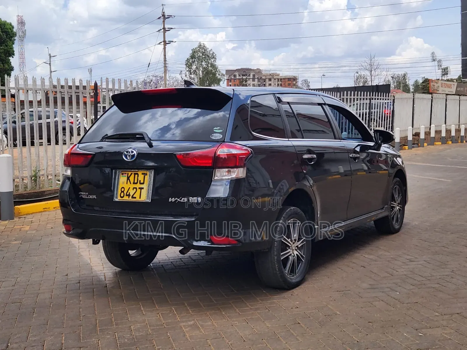 Toyota Corolla Fielder 1.5 Hybrid FWD 2016 Black