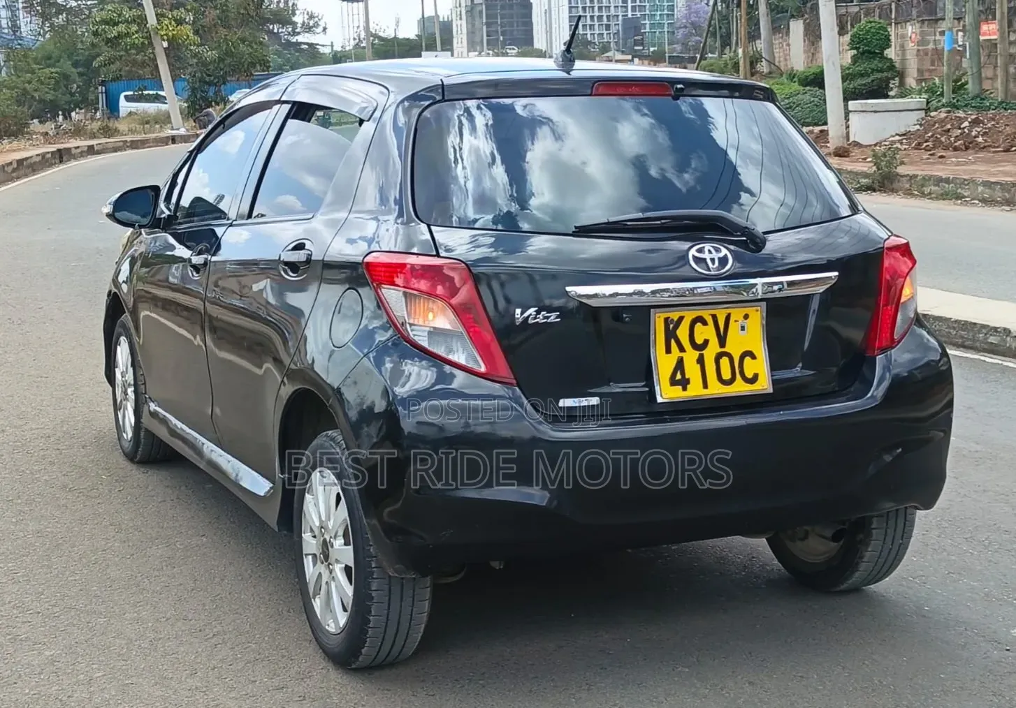 Toyota Vitz 1.3 FWD 5dr 2012 Black