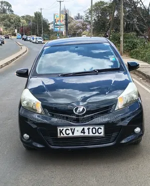 Toyota Vitz 1.3 FWD 5dr 2012 Black