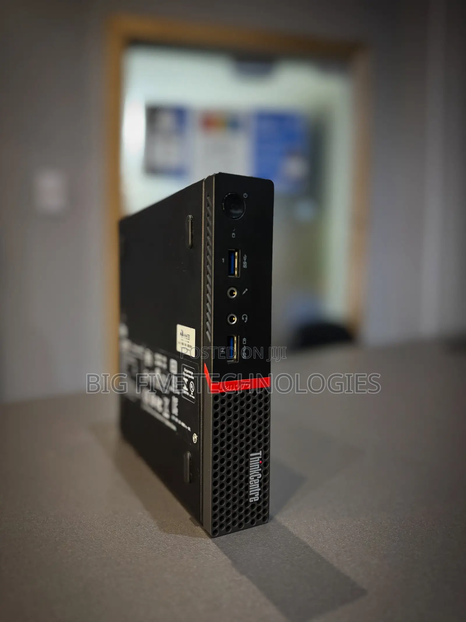 Desktop Computer Lenovo ThinkCentre M700 4GB Intel Core i5 SSD 128GB