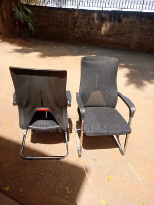 Ergonomic Cantilever Chair With Chrome Base and Armrests