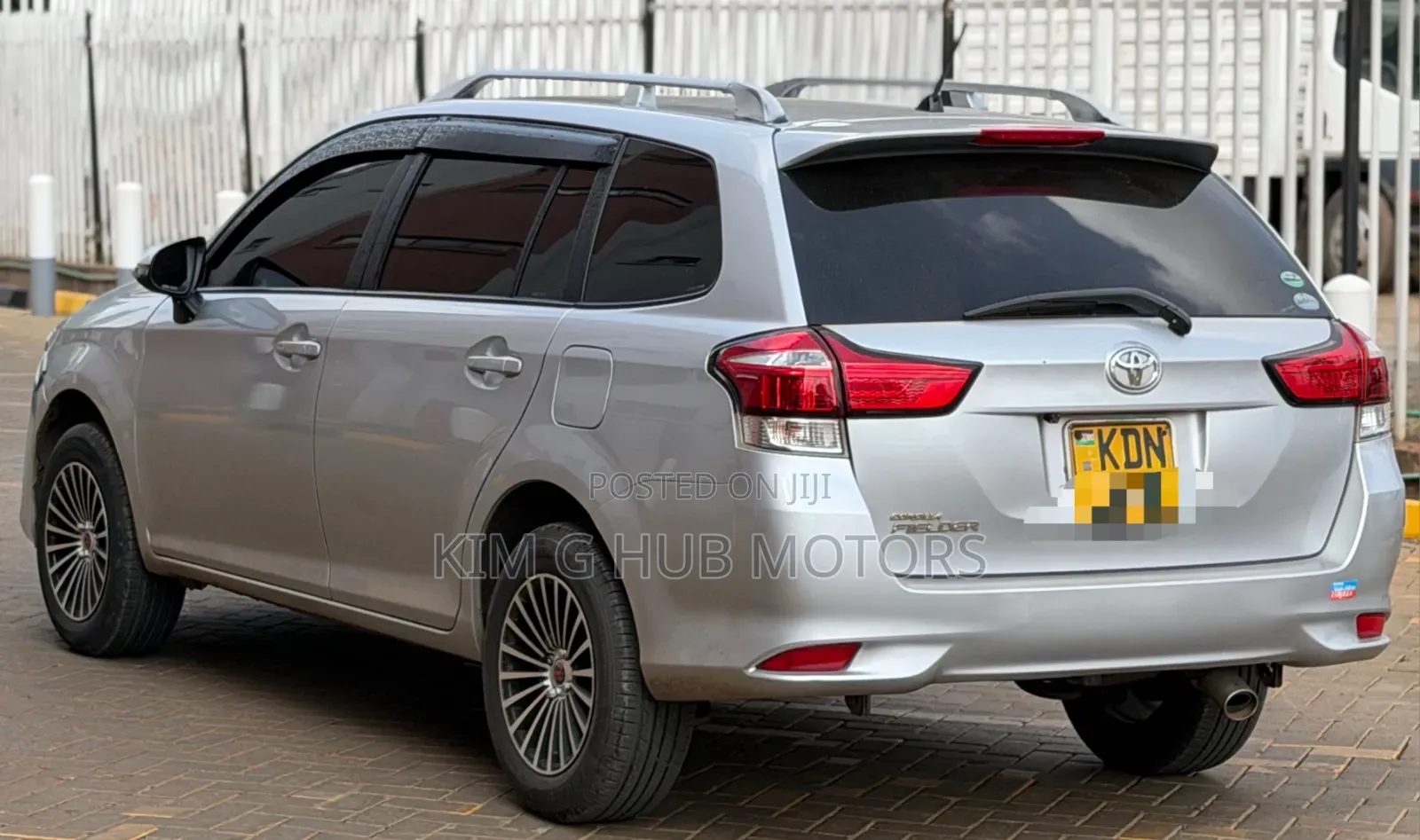 Toyota Corolla Fielder 2016 Silver