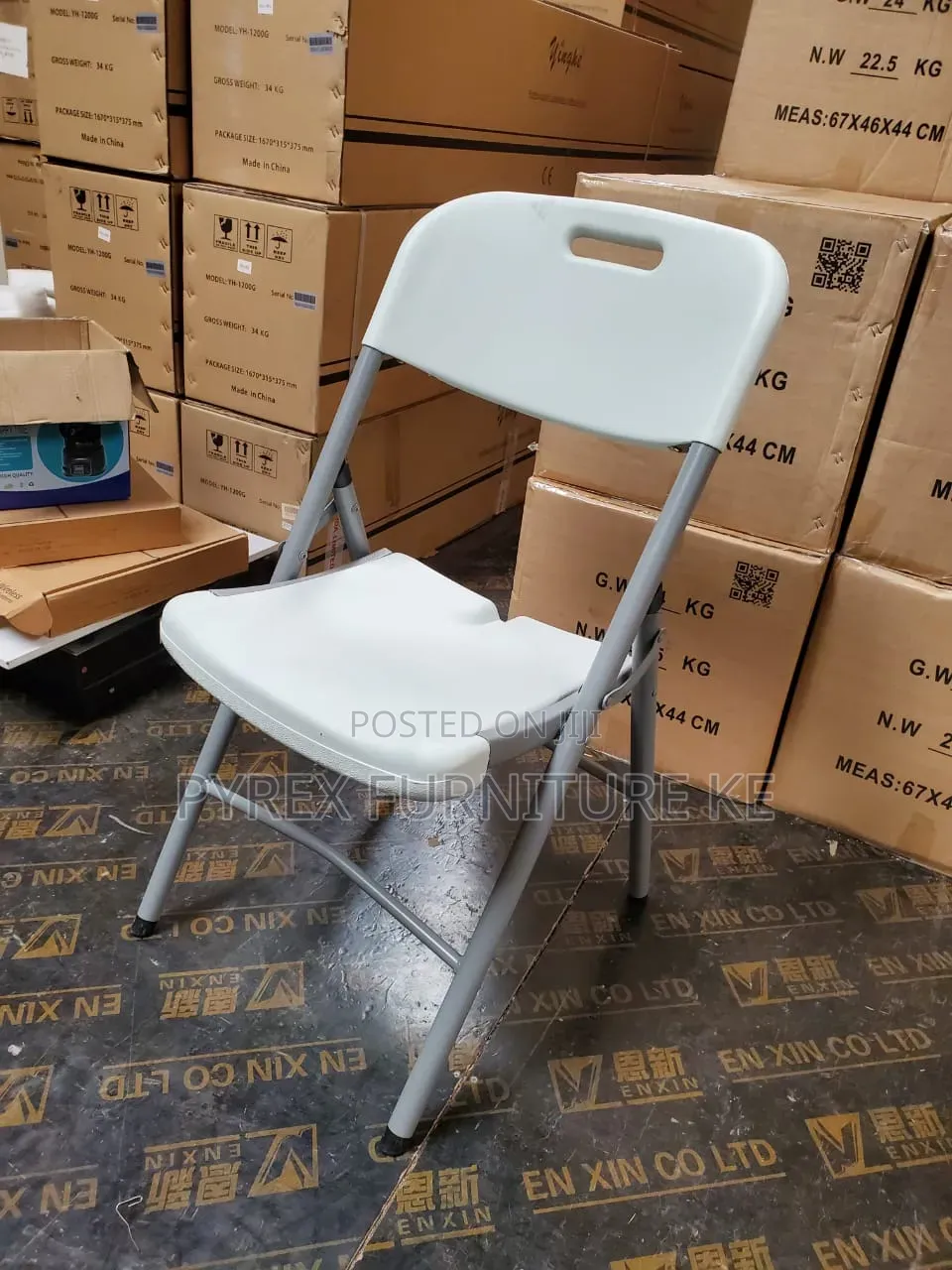 White Plastic Foldable Chair With Steel Frame
