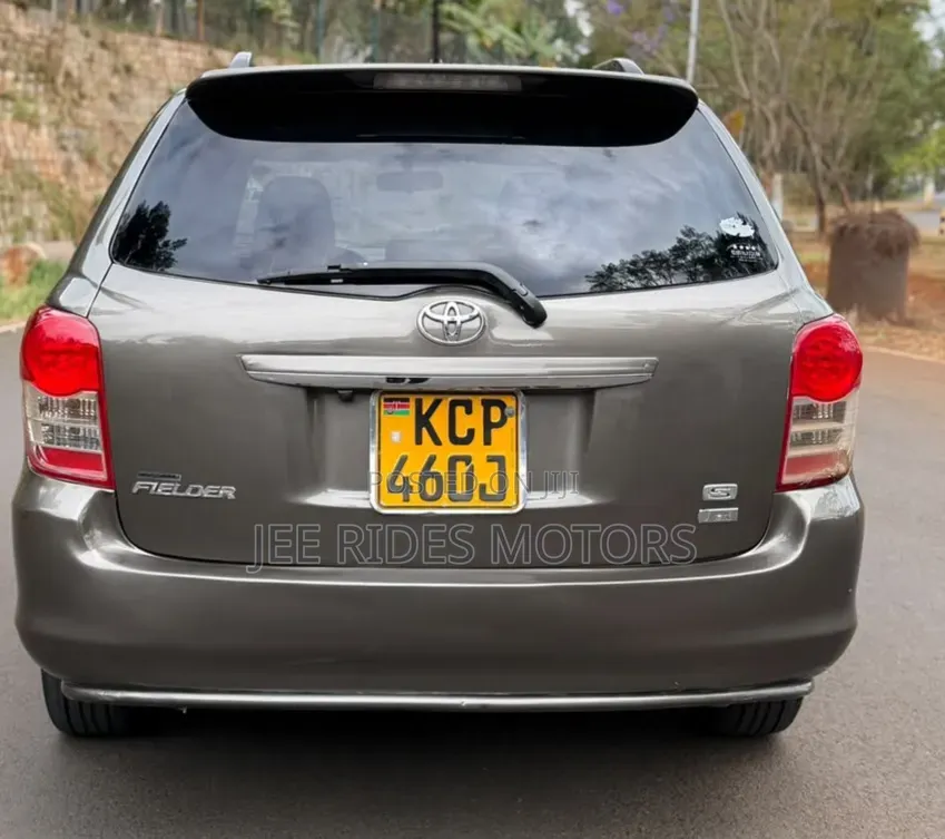 Toyota Corolla Fielder 2011 Red