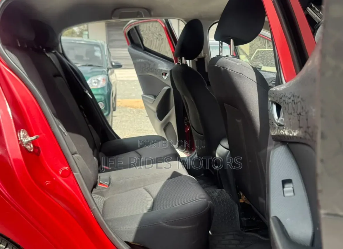 Mazda Axela 2015