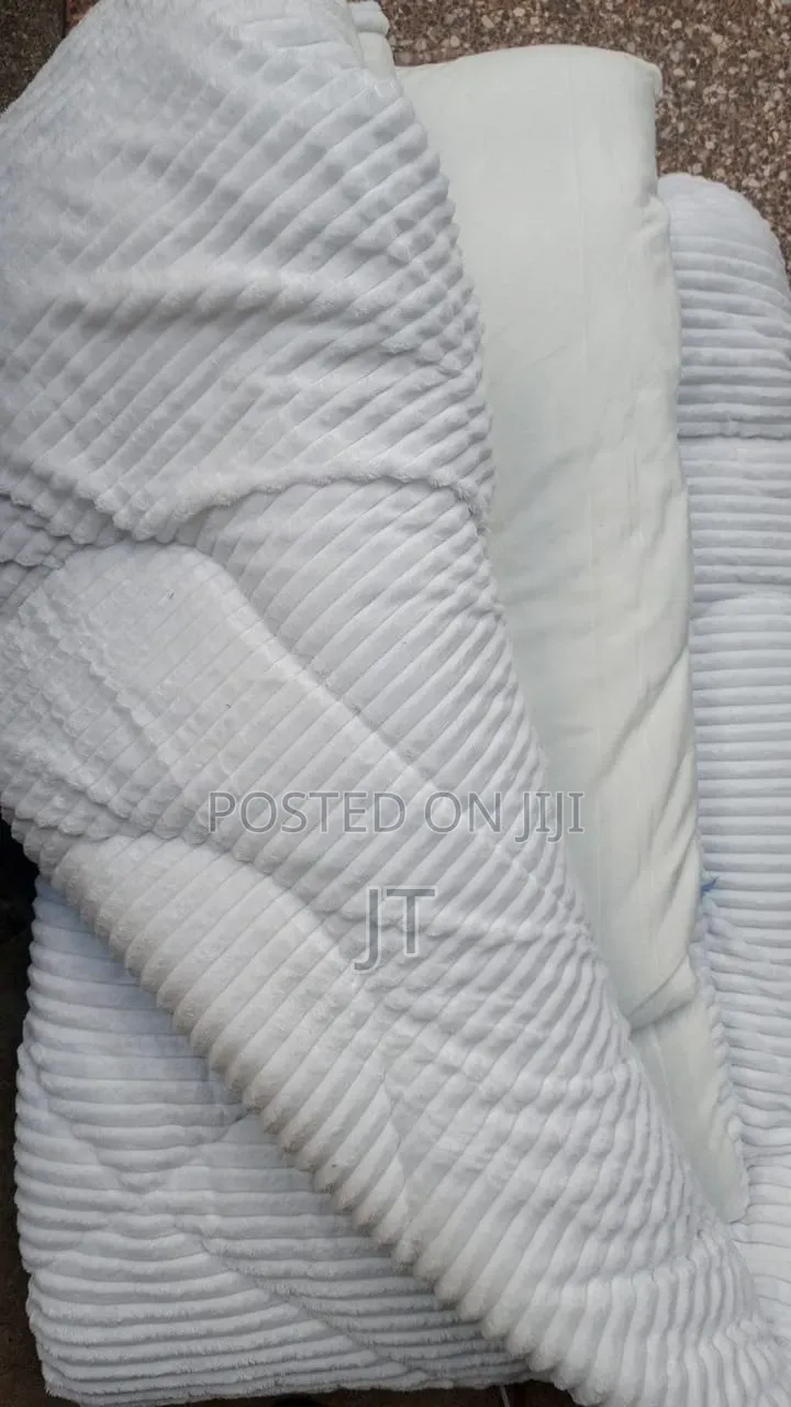 Soft Cotton Compressed Pillows (750g and 1000g)