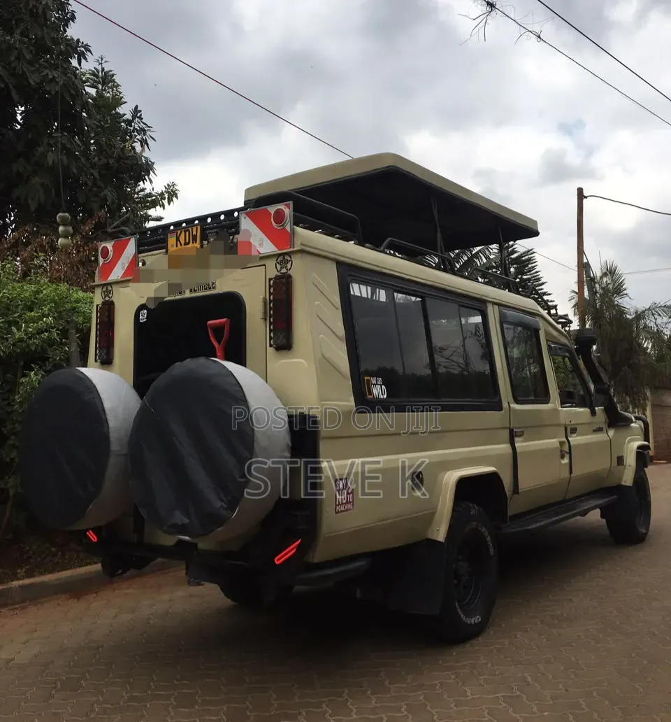 Toyota Land Cruiser 2011 Beige
