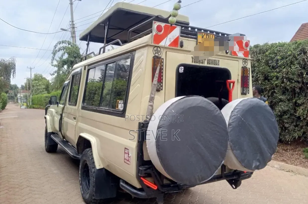 Toyota Land Cruiser 2011 Beige