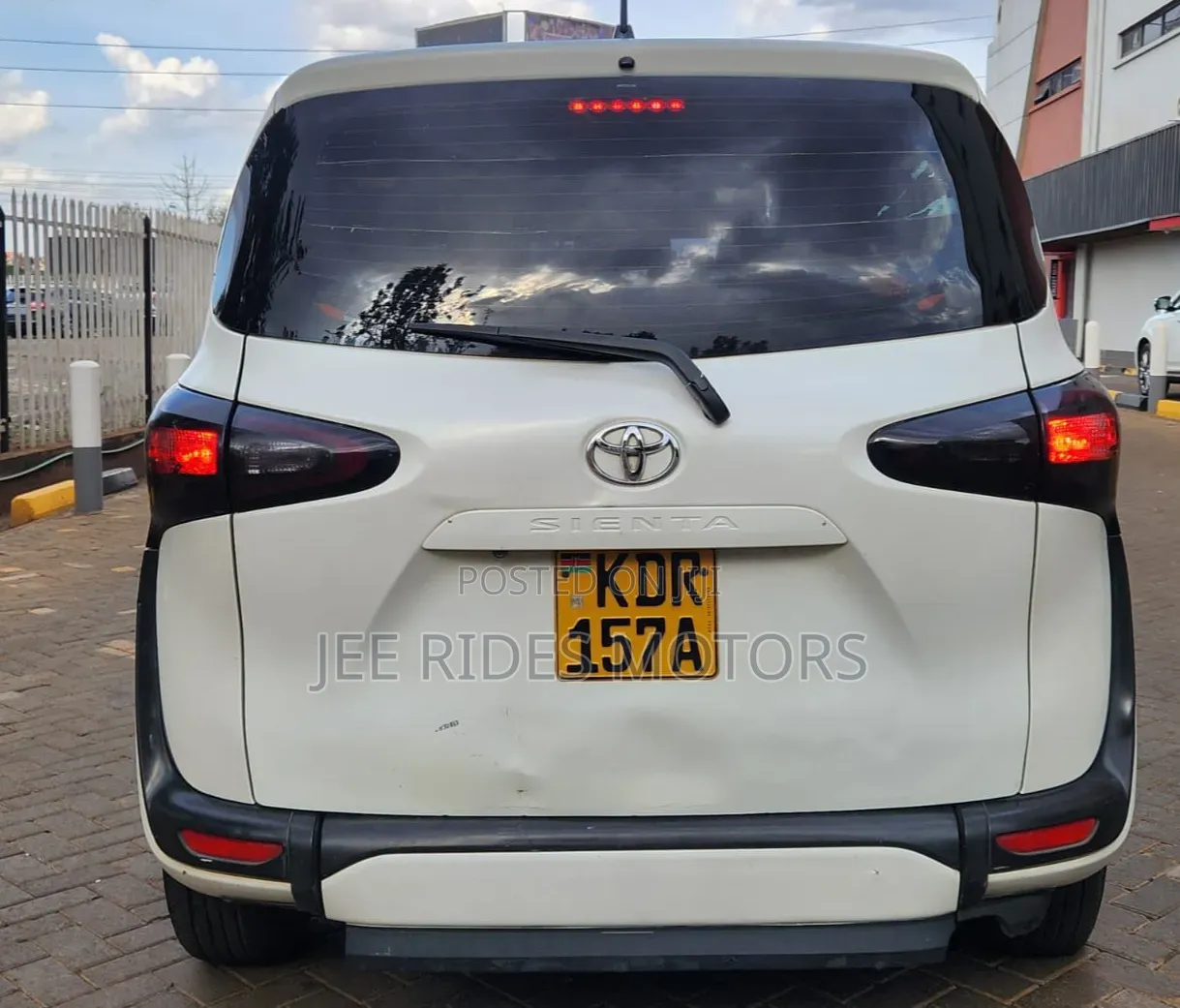 Toyota Sienta 2016 Pearl