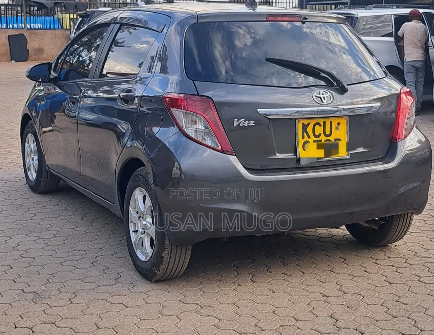 Toyota Vitz 2012